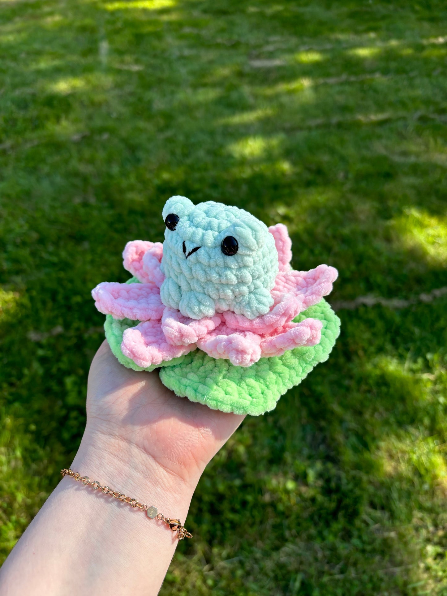 Patron grenouille fleur de lotus